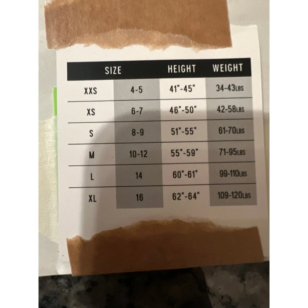 Girls size 16 shorts‎ (2080)